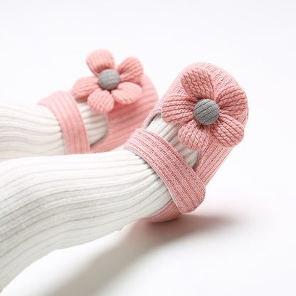 Summer baby shoes with soft soles in a floral design