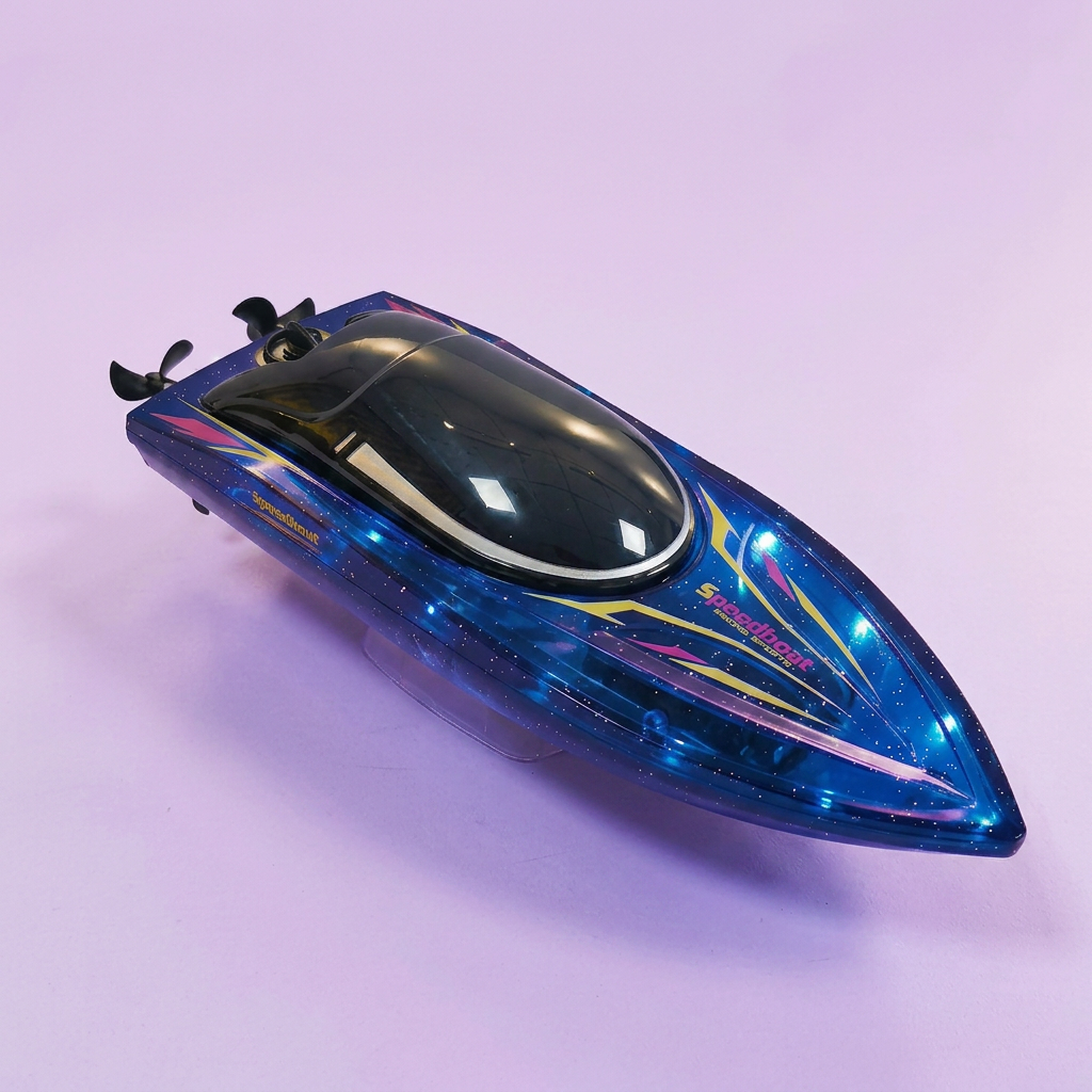 Electric Racing Boat for Fast Water Fun in Summer